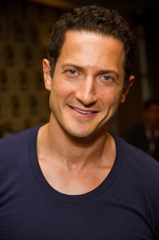  Sasha Roiz